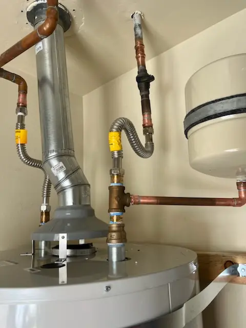 Water heater installation and plumbing repair in Loch Linden